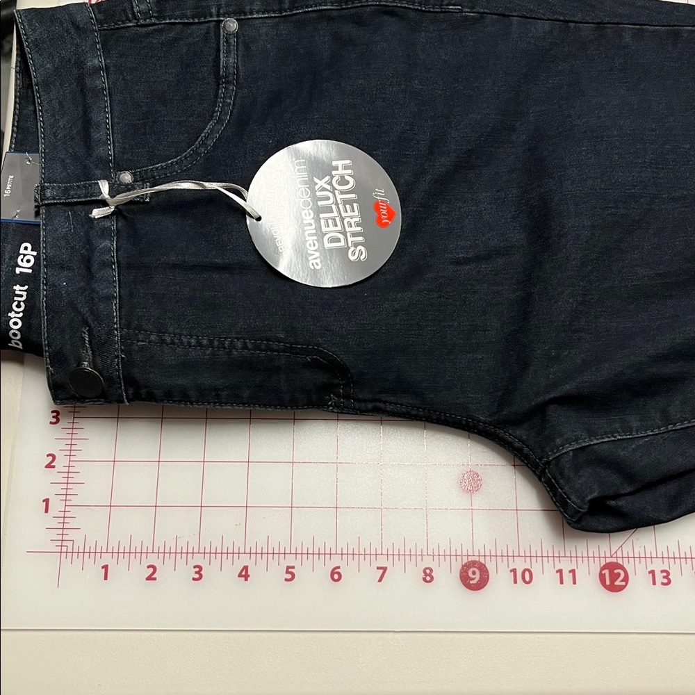 AVENUE NWT Casual Weekend Work Deluxe Stretch Dark Wash Bootcut Denim Jeans 16P - Picture 13 of 16